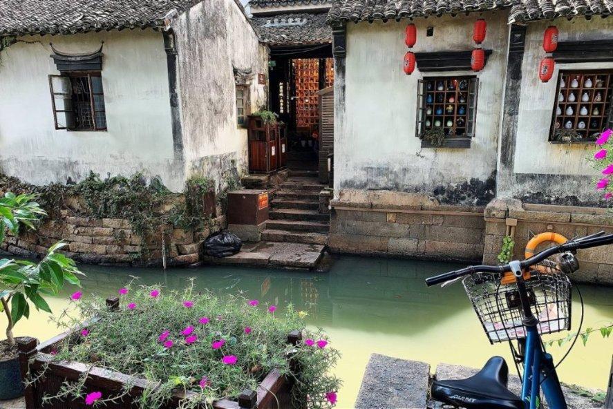 打造医药康养文旅产业名片